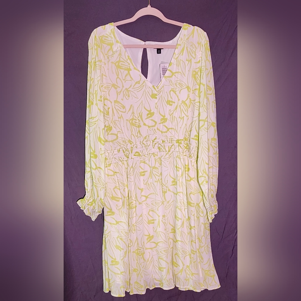 Torrid Size 3 White and Yellow Floral Dress